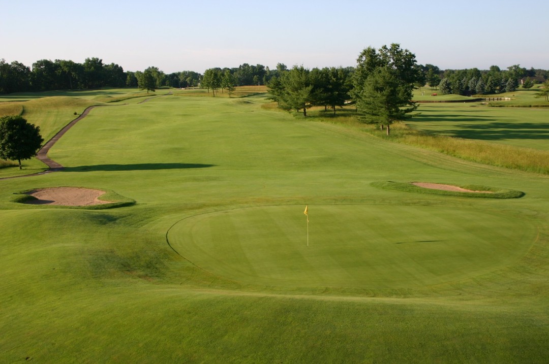 Gold #6 behind the Green – Saskatoon Golf Club